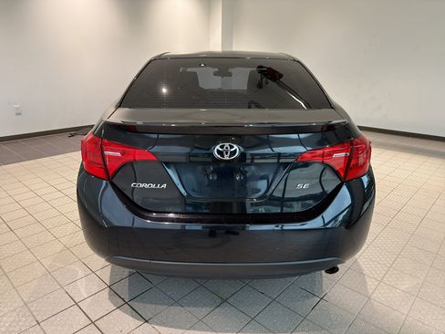 Used 2018 Toyota Corolla SE FWD image 4