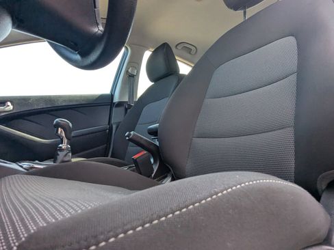 Used 2018 Kia Forte LX FWD image 10