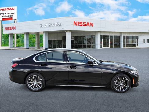 Used 2022 BMW 330i xDrive Sedan w/ Driving Assistance Package image 5