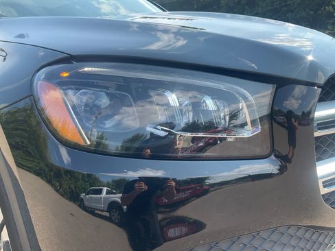 Used 2021 Mercedes-Benz GLS 450 4MATIC image 29