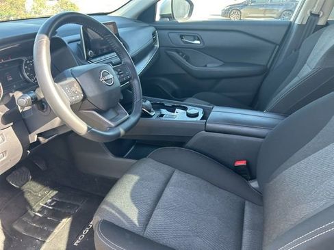 Used 2025 Nissan Rogue SV image 15