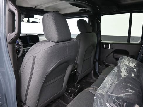 New 2026 Jeep Gladiator Sport AWD/4WD image 23