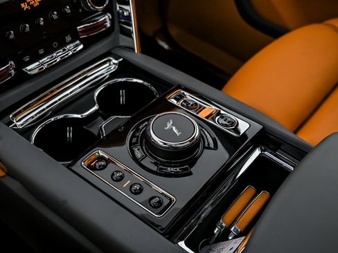 Used 2025 Rolls-Royce Cullinan image 41