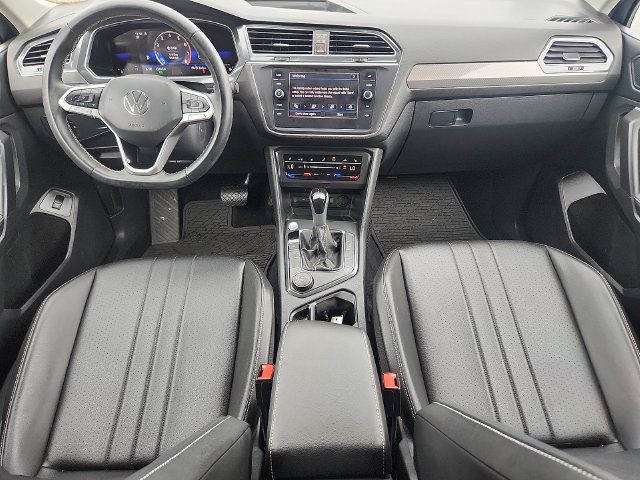 Used 2024 Volkswagen Tiguan SE AWD/4WD image 8