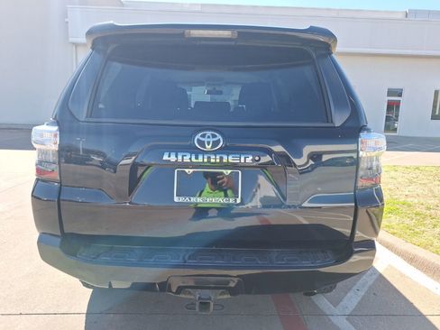 Used 2014 Toyota 4Runner SR5 image 5