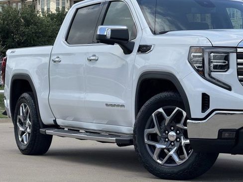 Used 2023 GMC Sierra 1500 SLT w/ SLT Premium Package AWD/4WD image 3