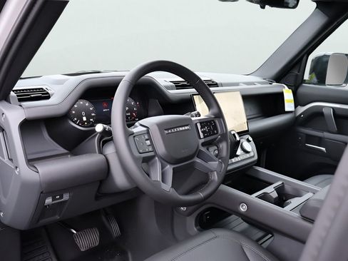 Used 2026 Land Rover Defender 110 S AWD/4WD image 17