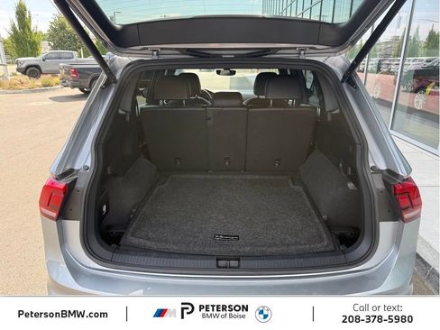Used 2022 Volkswagen Tiguan SE R-Line AWD/4WD image 9