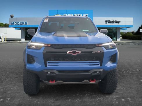 Used 2026 Chevrolet Colorado ZR2 w/ Technology Package AWD/4WD image 8