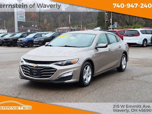 Used 2024 Chevrolet Malibu LT image 3