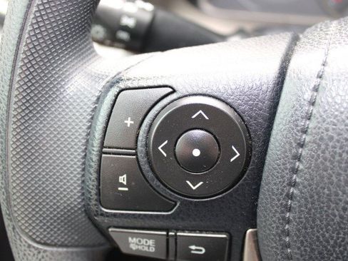 Used 2015 Toyota RAV4 LE FWD image 23