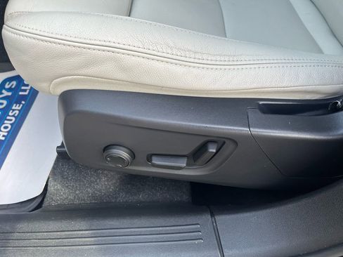 Used 2020 Volvo XC40 T5 Inscription image 8