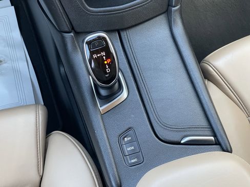 Used 2017 Cadillac XT5 Platinum w/ Driver Assist Package image 7