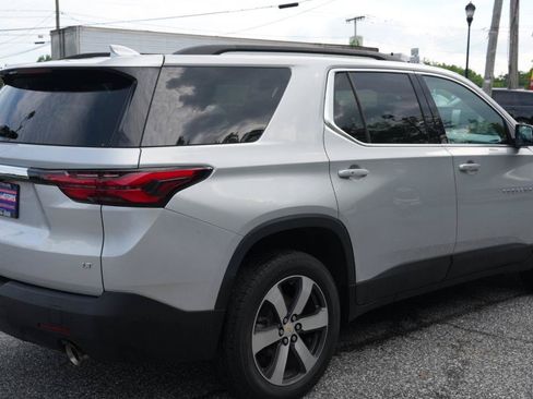 Used 2022 Chevrolet Traverse LT w/ LT Premium Package AWD/4WD image 5