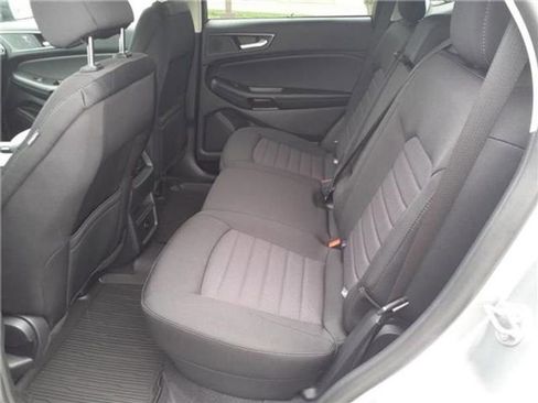 Used 2024 Ford Edge SE image 7