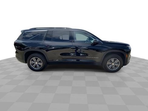 Used 2024 Chevrolet Traverse LT AWD/4WD image 3