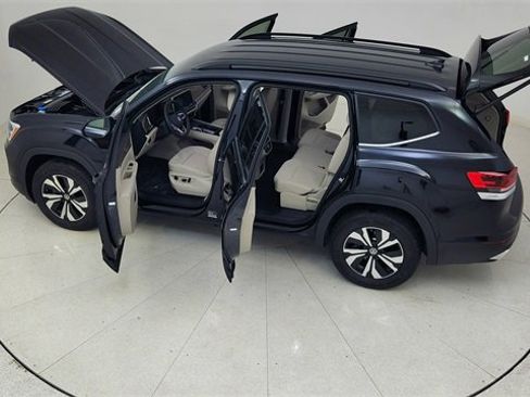 Used 2025 Volkswagen Atlas SE image 87