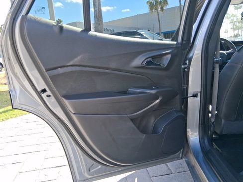 Used 2026 Chevrolet Trax RS w/ Sunroof Package FWD image 18