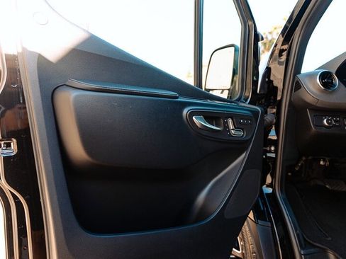 Used 2022 Mercedes-Benz Sprinter 3500 image 14