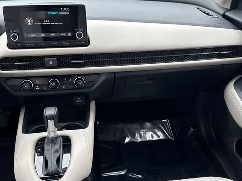 Certified 2025 Honda HR-V LX image 29