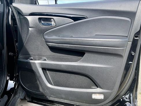 Used 2021 Honda Pilot Touring image 24