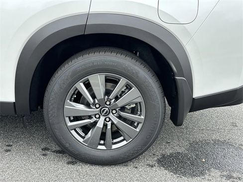 New 2025 Nissan Pathfinder SV w/ SV Premium Package image 15