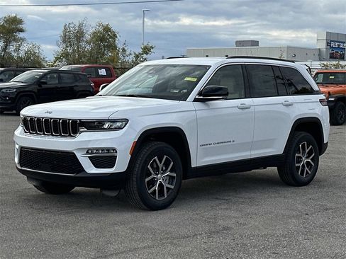 New 2025 Jeep Grand Cherokee Limited image 6