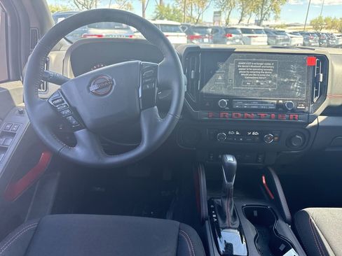 Used 2025 Nissan Kicks SR image 27