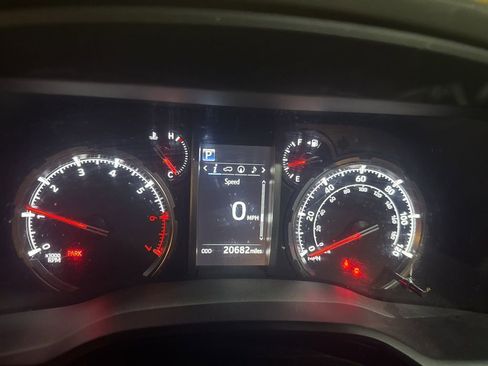 Used 2024 Toyota 4Runner TRD Off-Road Premium image 15