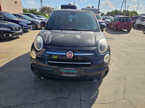 Used 2017 FIAT 500L Lounge w/ Premium Package FWD image 2