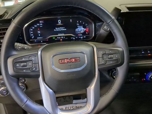 Used 2025 GMC Sierra 1500 SLT image 14