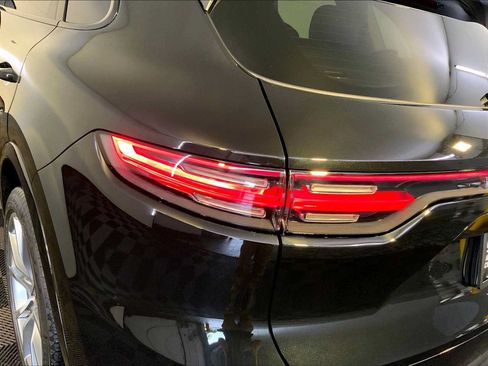 Certified 2023 Porsche Cayenne AWD/4WD image 30