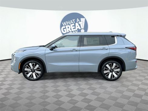 New 2025 Mitsubishi Outlander SEL image 4