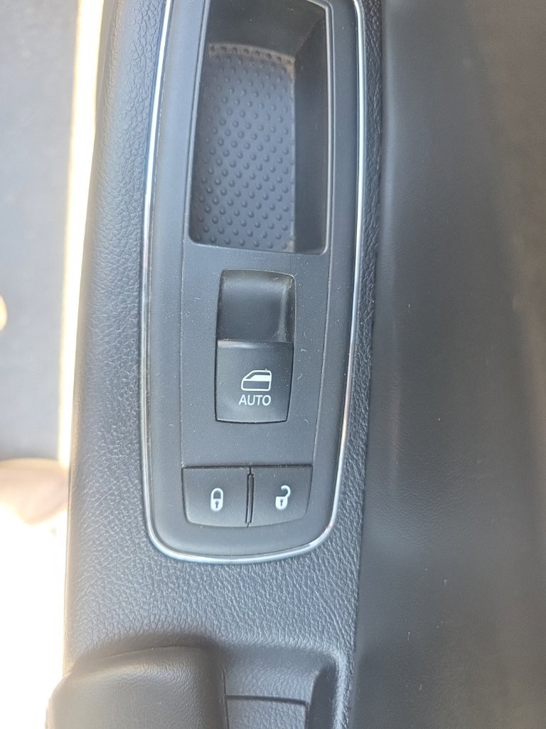 Used 2016 Chrysler 300 S w/ 300S Premium Group RWD image 31