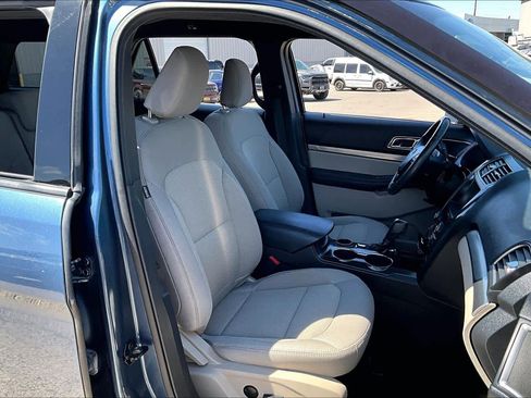 Used 2019 Ford Explorer XLT w/ Equipment Group 201A FWD image 9