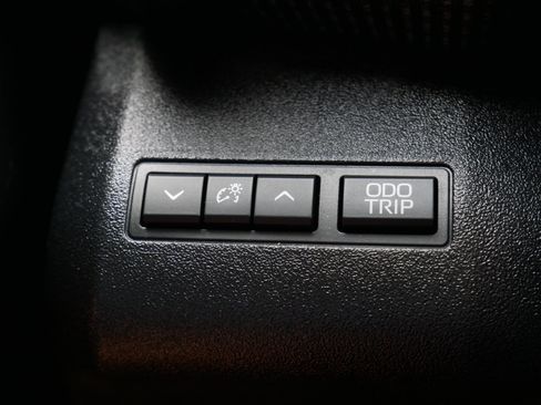 Used 2023 Subaru Solterra AWD image 31