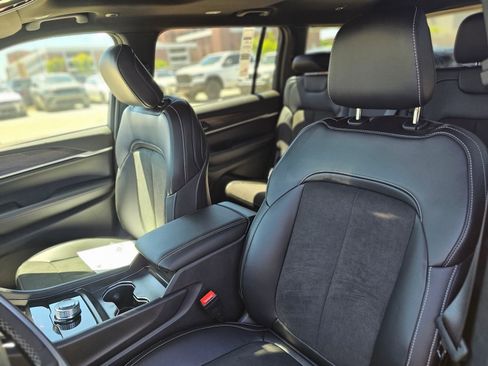 New 2026 Jeep Grand Cherokee L Altitude RWD image 21