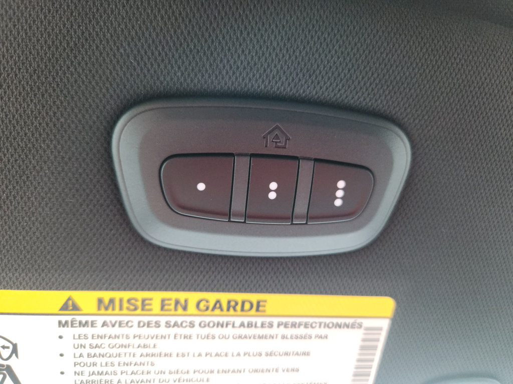 New 2027 Chrysler Pacifica Select FWD image 34