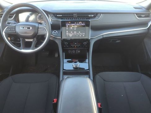 Used 2024 Jeep Grand Cherokee Laredo X image 23