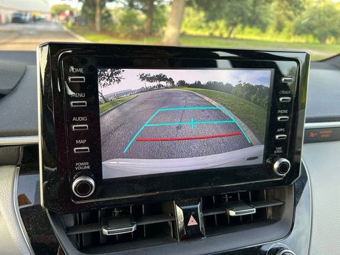Used 2020 Toyota Corolla SE FWD image 25