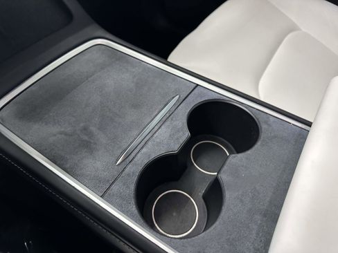 Used 2022 Tesla Model Y Performance image 24