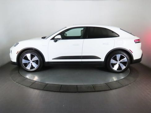 Certified 2025 Porsche Macan 4 Electric AWD/4WD image 2