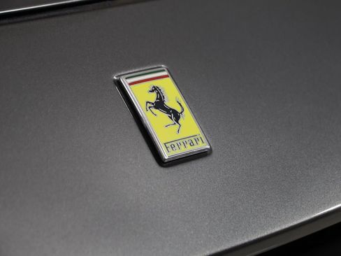 Used 2018 Ferrari California T image 21