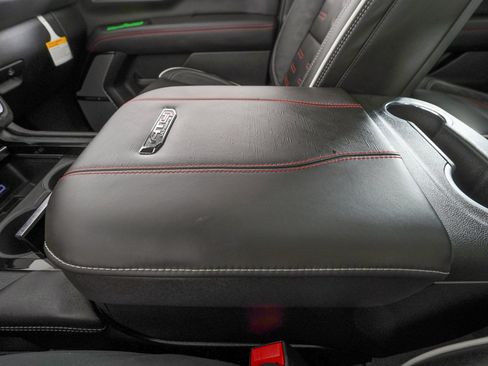 Used 2026 GMC Yukon XL AT4 Ultimate image 31