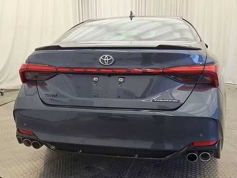 Certified 2019 Toyota Avalon Touring w/ Advanced Safety Package FWD image 2