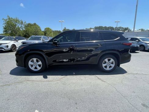Used 2021 Toyota Highlander LE FWD image 10
