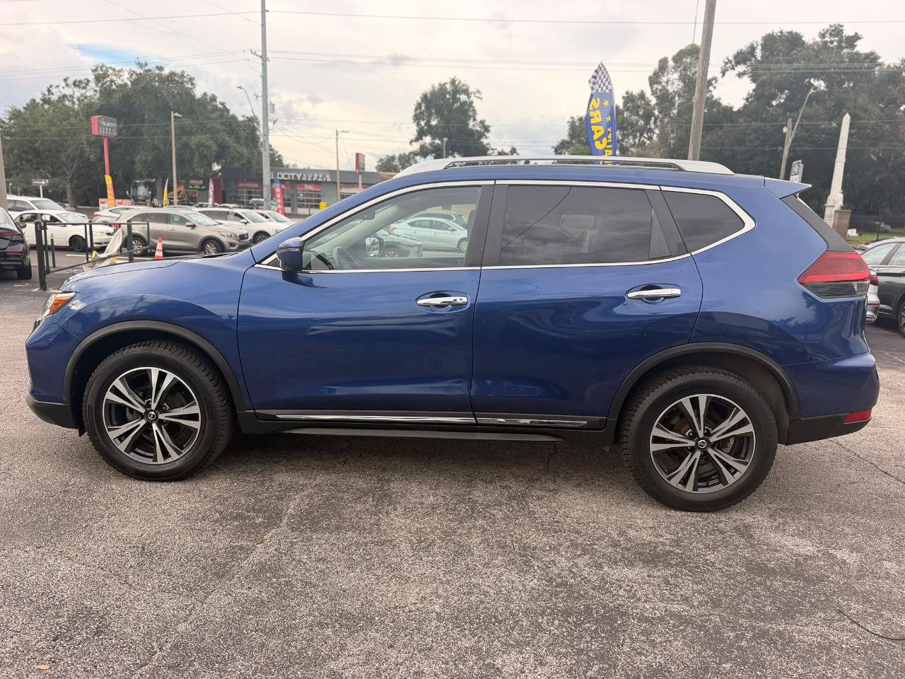 Used 2018 Nissan Rogue SL AWD/4WD image 11