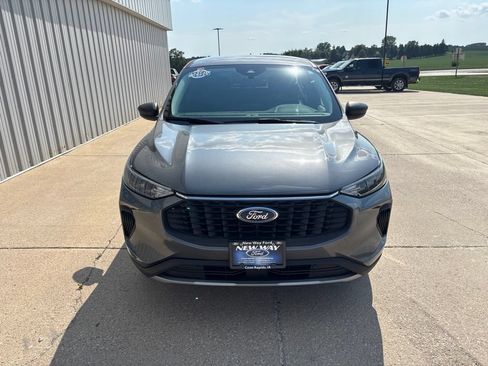 Used 2024 Ford Escape Active AWD/4WD image 2