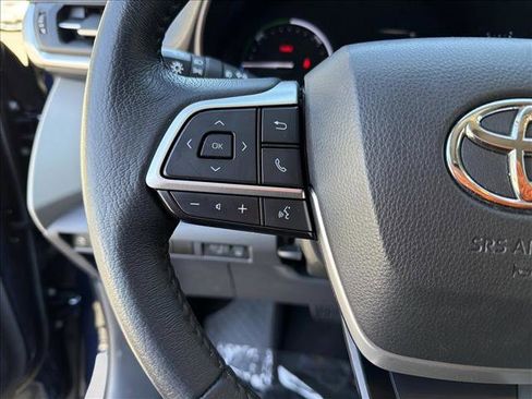 Used 2022 Toyota Sienna XLE w/ XLE Plus Package image 15