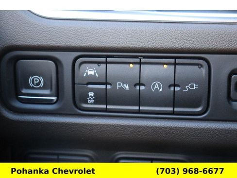 Used 2021 Chevrolet Suburban LT w/ LT Signature Package image 13